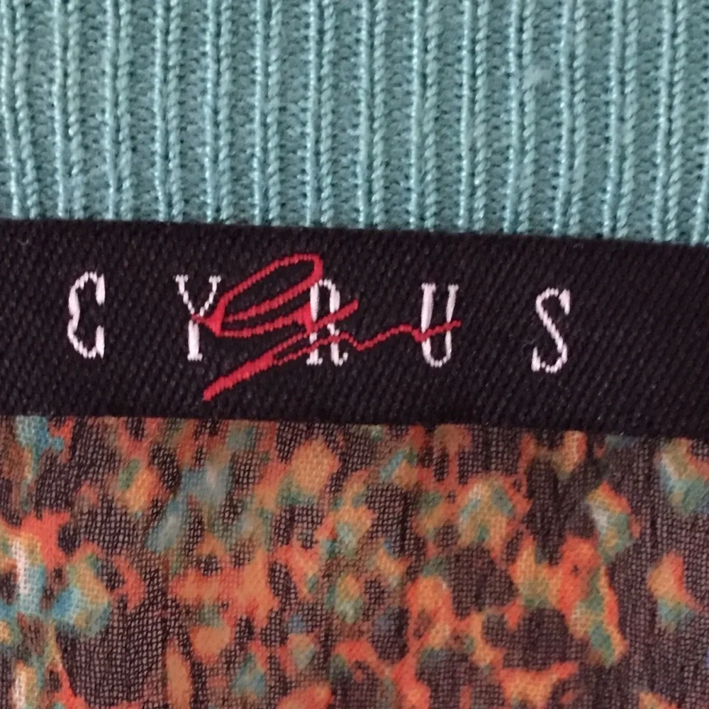 Cyrus Green With Snake Print Knit/Chiffon 3/4 Sleeve V-Neck Cardigan Size US L - Picture 4 of 8